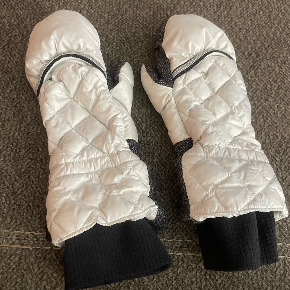lululemon athletica Quilted Silver White Mittens with Black Cuffs